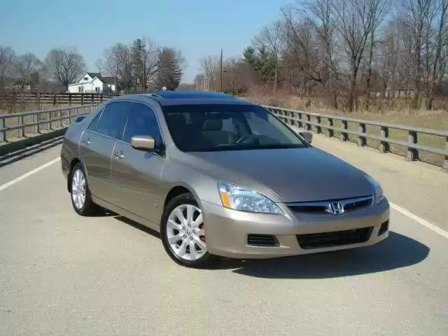 مستعملة Honda Accord للبيع في الدوحة #5957 - 1  صورة 